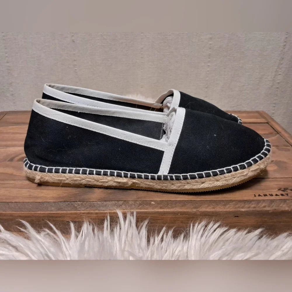 Andre Assous Canvas Espadrilles Size 11